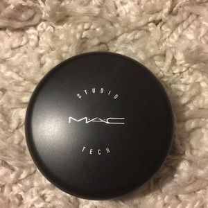 MAC Studio Tech Foundation NW25